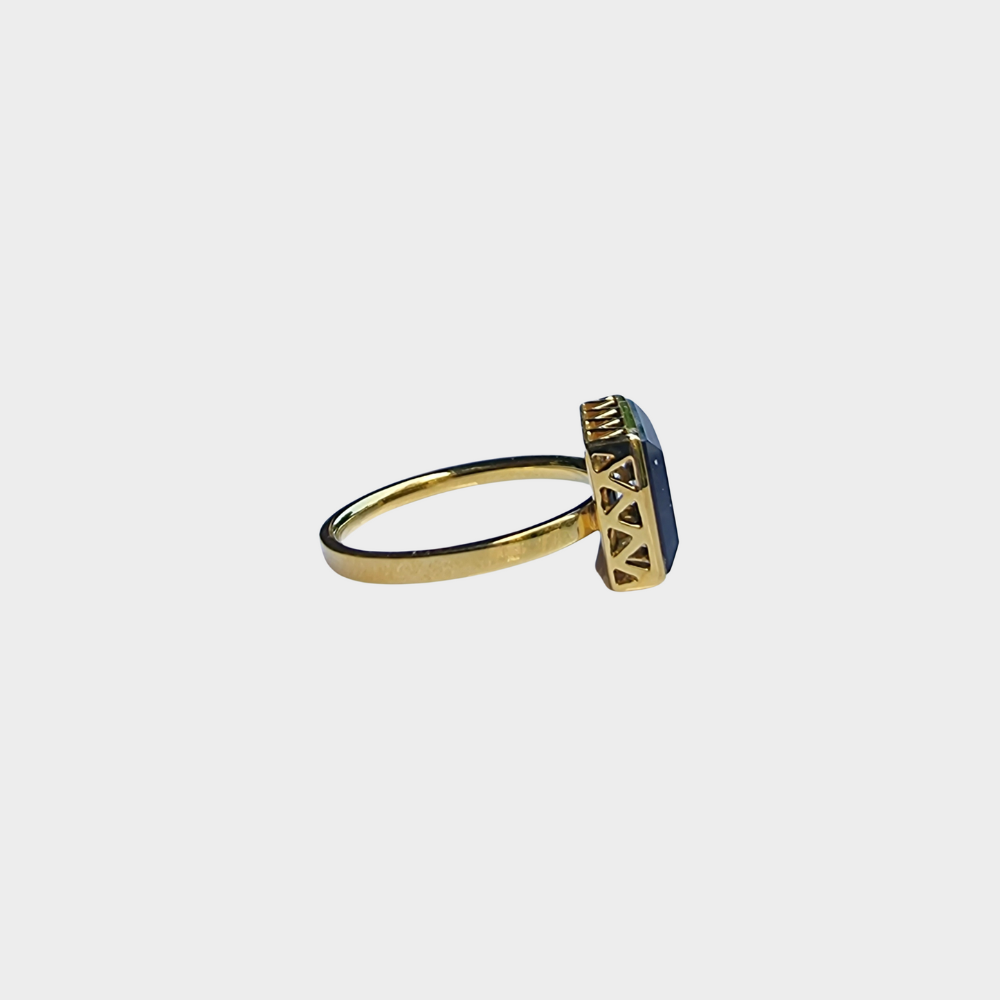 Omphacite Jadeite Jade Ring in Yellow Gold