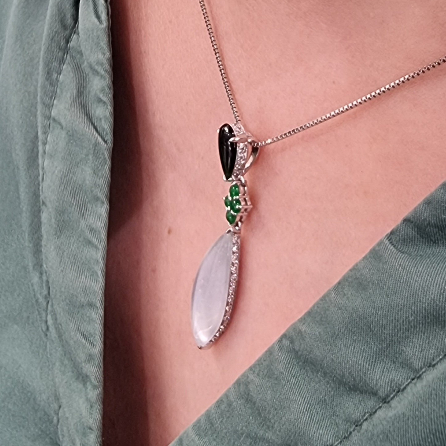 Jadeite Jade Pendant in White Gold with Diamonds