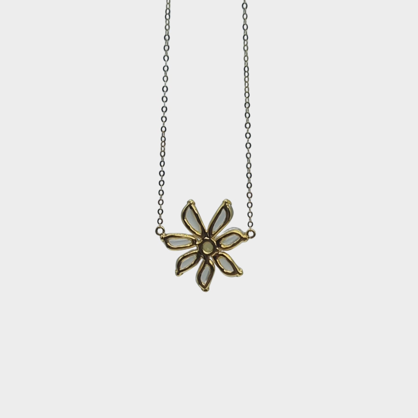 Jadeite Jade "Daisy Flower" Necklace in Yellow Gold